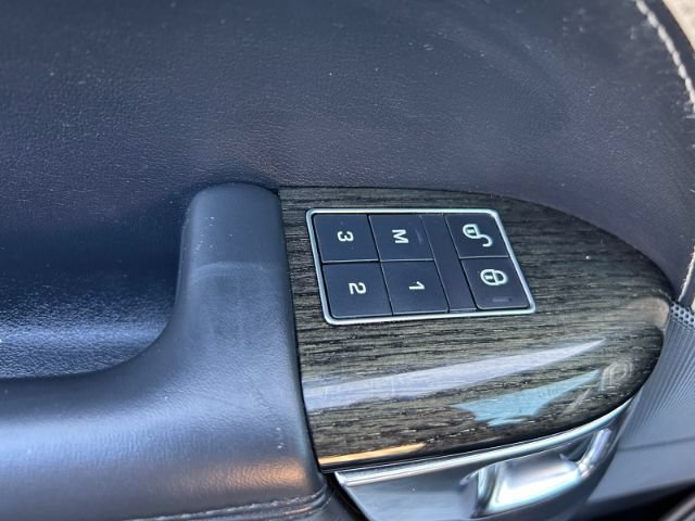 Used 2018 Land Rover Range Rover Sport HSE AWD/4WD image 19