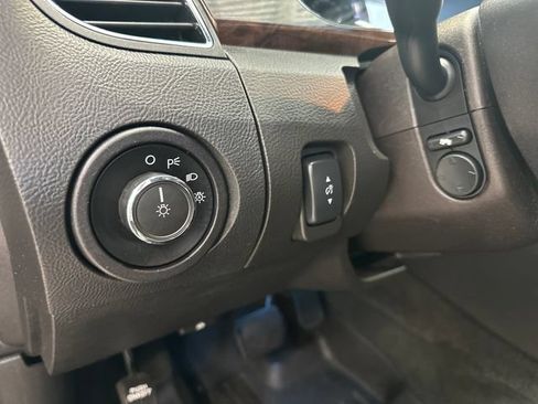 Used 2016 Ford Taurus Limited FWD image 20