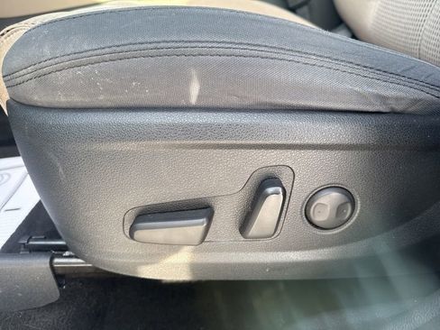 Used 2019 Hyundai Santa Fe SEL image 18