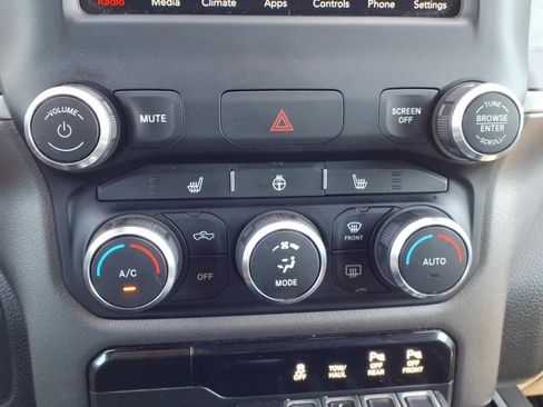 Used 2020 RAM 1500 Big Horn AWD/4WD image 17