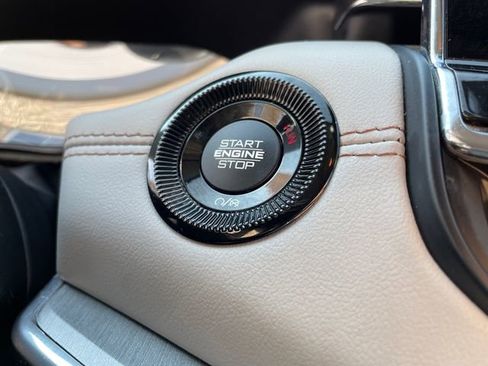 Used 2022 Jeep Compass Limited image 38