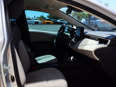Used 2022 Toyota Corolla LE w/ Carpet Mat Package (TMS) FWD image 29