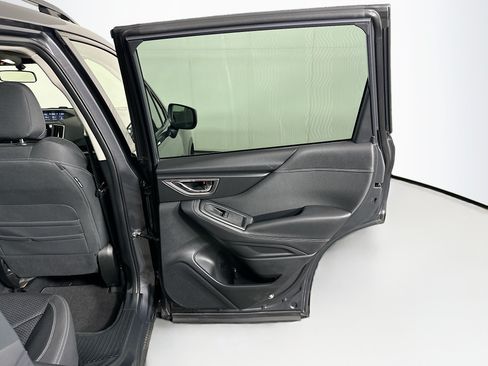 Used 2022 Subaru Forester Premium AWD/4WD image 29