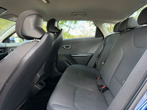 Used 2025 Kia K4 LXS image 28