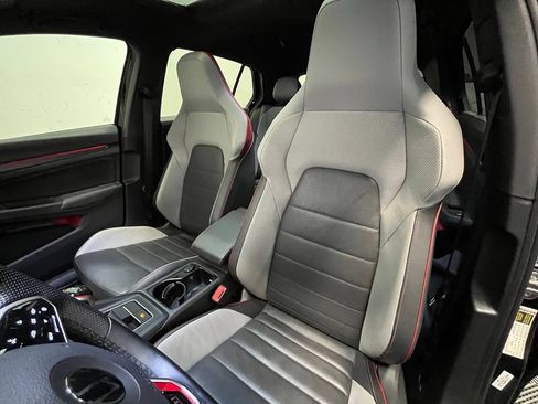 Used 2022 Volkswagen GTI SE FWD image 11