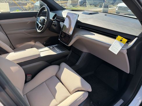 New 2025 Volvo EX90 Ultra w/ Protection Package Premier AWD/4WD image 27