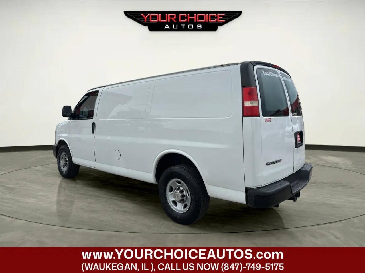 Used 2014 Chevrolet Express 2500 RWD image 3
