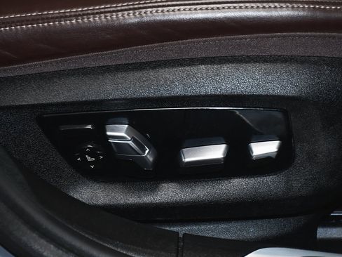 Used 2022 BMW 750i xDrive w/ Executive Package image 81