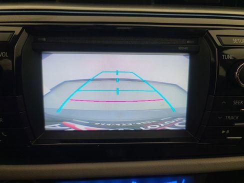 Used 2015 Toyota Corolla LE image 33