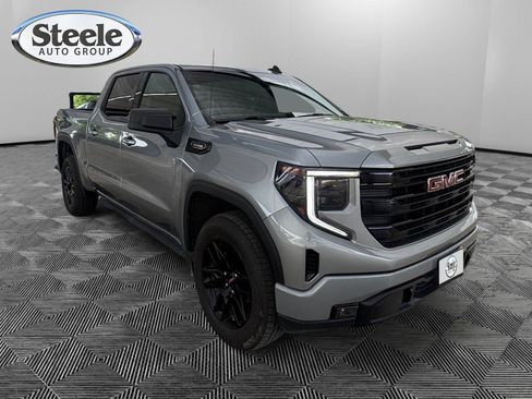Used 2025 GMC Sierra 1500 Elevation AWD/4WD image 7