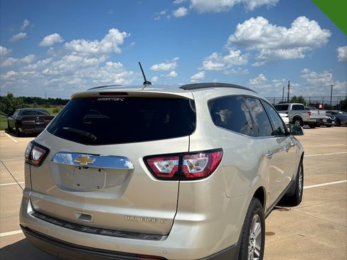 Used 2015 Chevrolet Traverse LT FWD image 5