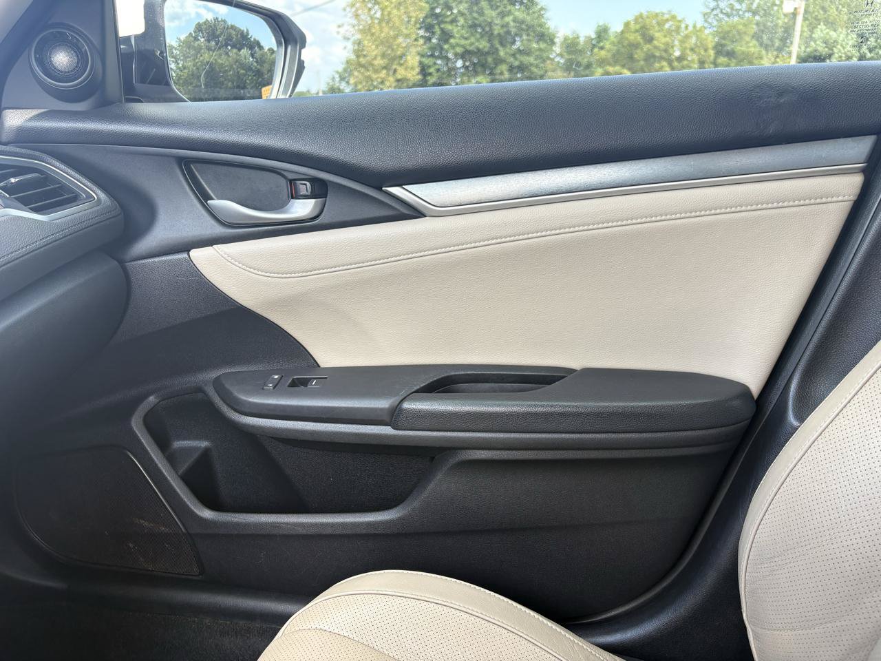 Used 2017 Honda Civic Touring image 19