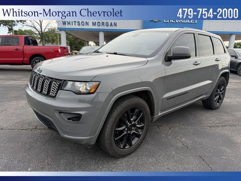 Used 2020 Jeep Grand Cherokee Altitude RWD image 1