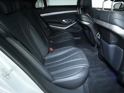 Used 2016 Mercedes-Benz S 550 4MATIC Sedan image 33