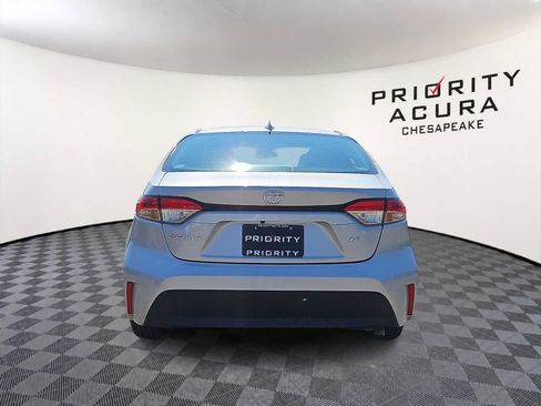 Used 2024 Toyota Corolla LE FWD image 5