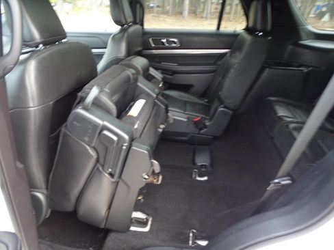 Used 2019 Ford Explorer XLT w/ Equipment Group 202A image 38