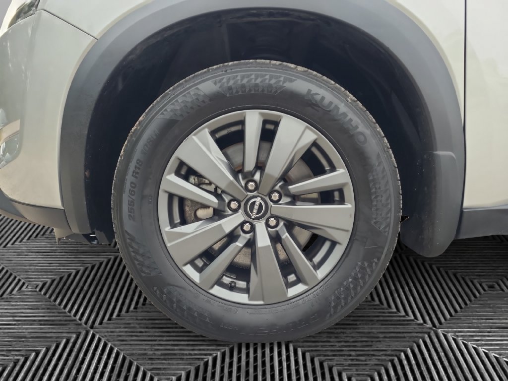 Used 2024 Nissan Pathfinder SV AWD/4WD image 14
