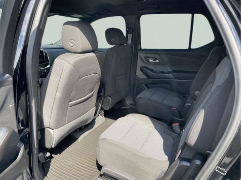 Used 2023 Chevrolet Traverse LT AWD/4WD image 14
