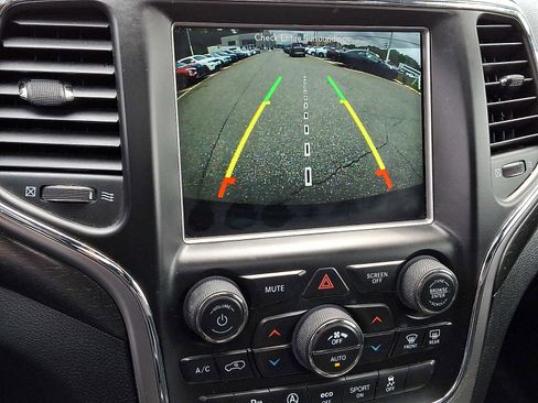 Used 2018 Jeep Grand Cherokee Altitude AWD/4WD image 20