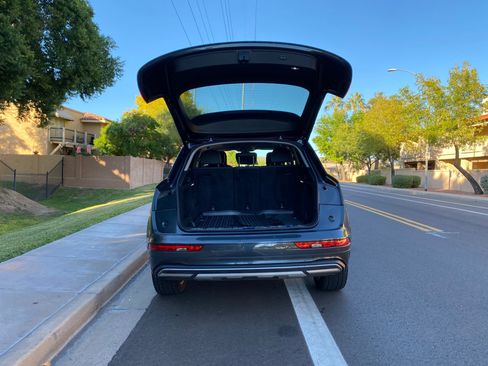 Used 2021 Audi Q5 Prestige w/ Prestige Package image 4