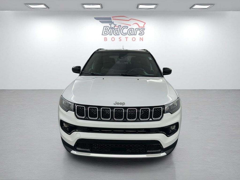 Used 2023 Jeep Compass Limited AWD/4WD image 2