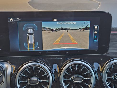 Certified 2024 Mercedes-Benz GLB 250 image 19