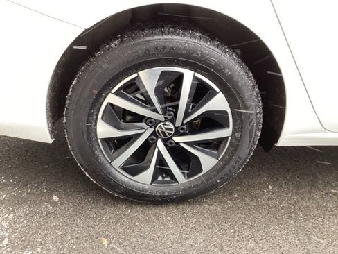 Used 2023 Volkswagen Jetta S image 9