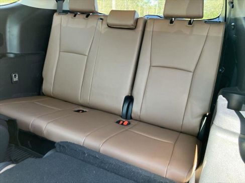 Certified 2025 Toyota Highlander Limited image 27