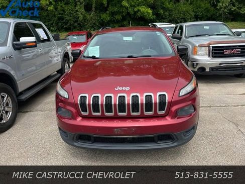 Used 2016 Jeep Cherokee Sport FWD image 2