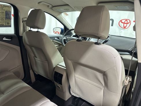 Used 2017 Ford Escape SE image 16