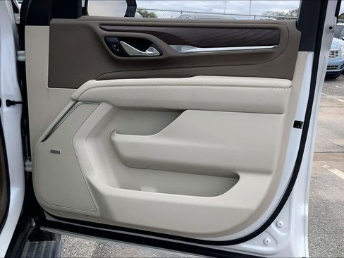 Used 2021 GMC Yukon Denali w/ Denali Premium Package image 23
