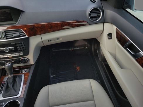 Used 2013 Mercedes-Benz C 250 Sedan image 13