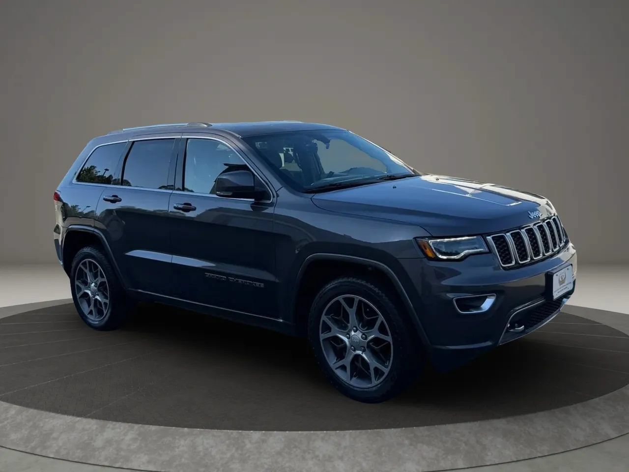 Used 2018 Jeep Grand Cherokee Limited AWD/4WD image 7