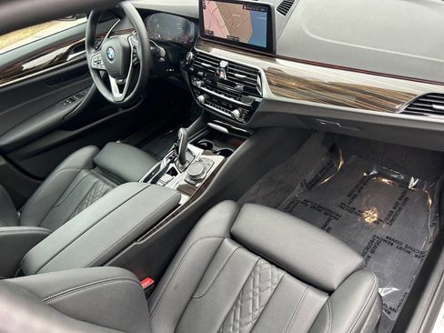 Used 2022 BMW 530i xDrive w/ Convenience Package AWD/4WD image 9