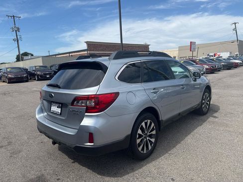 Used 2016 Subaru Outback 3.6R Limited AWD/4WD image 6