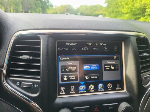 Used 2016 Jeep Grand Cherokee Limited 75th Anniversary AWD/4WD image 17