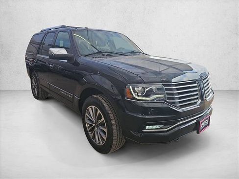 Used 2015 Lincoln Navigator 2WD image 7