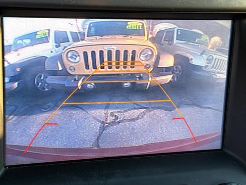 Used 2017 GMC Acadia SLE image 19