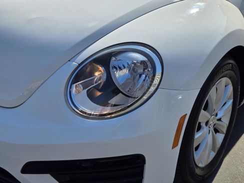 Used 2018 Volkswagen Beetle 2.0T S image 30