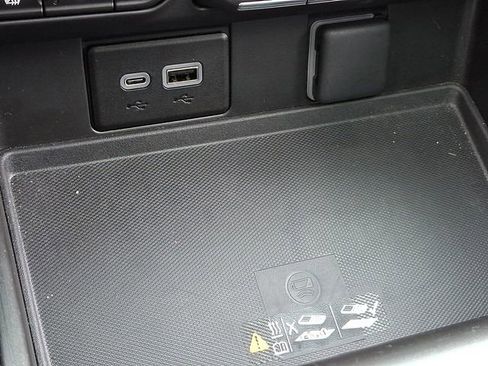 Used 2024 GMC Yukon XL SLT image 29