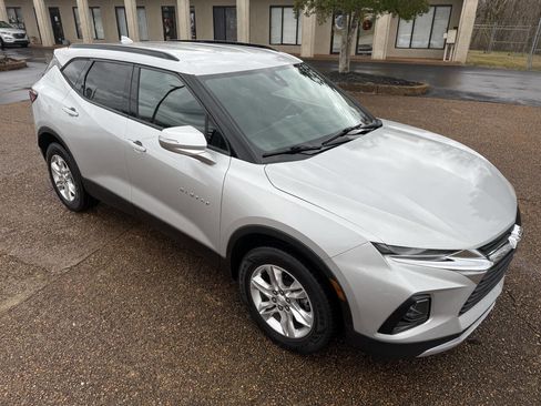 Used 2021 Chevrolet Blazer LT image 3