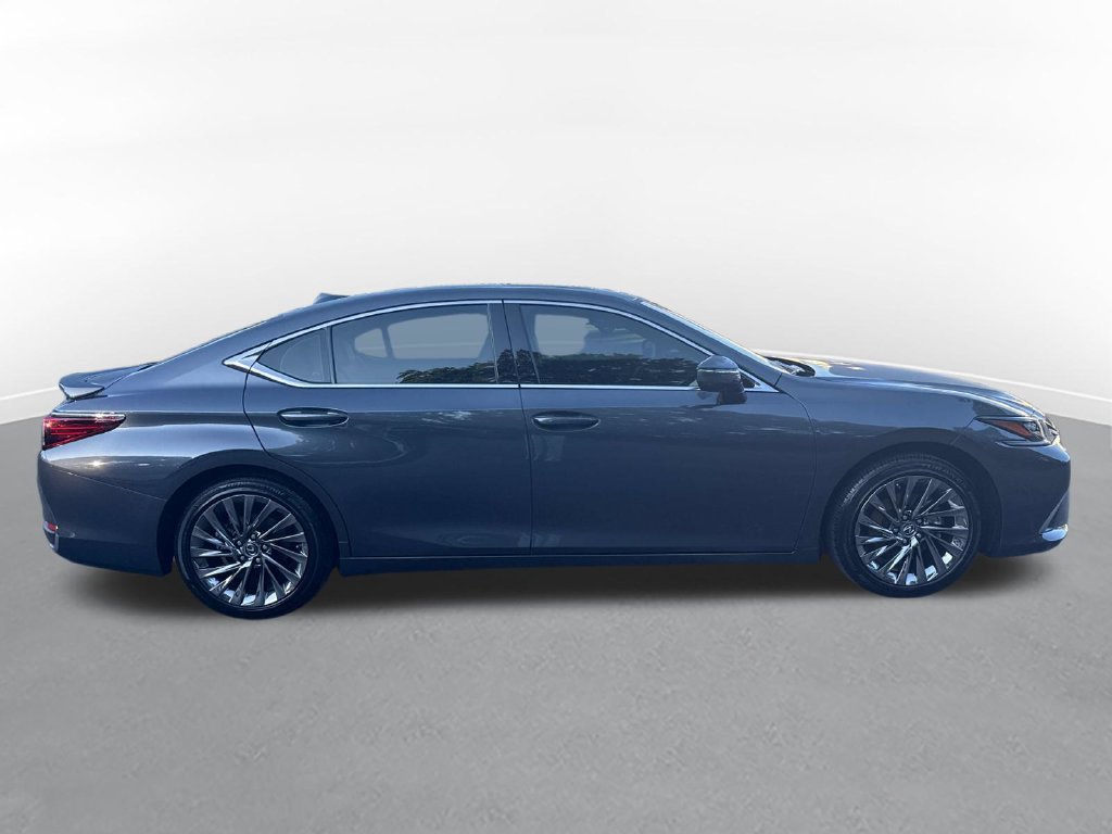 Used 2025 Lexus ES 300h Ultra Luxury w/ Accessory Package (Z2) FWD image 5