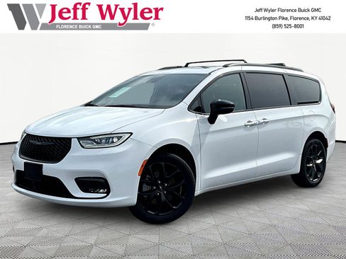 Used 2023 Chrysler Pacifica Limited w/ S Appearance Package AWD/4WD image 1