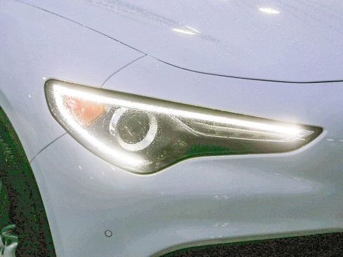 Used 2023 Alfa Romeo Stelvio Sprint RWD image 5
