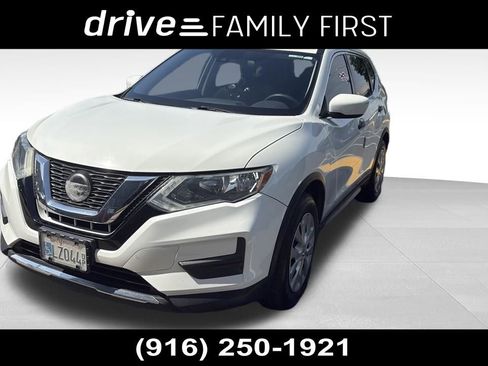 Used 2019 Nissan Rogue S image 1