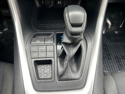 Used 2019 Toyota RAV4 LE image 28