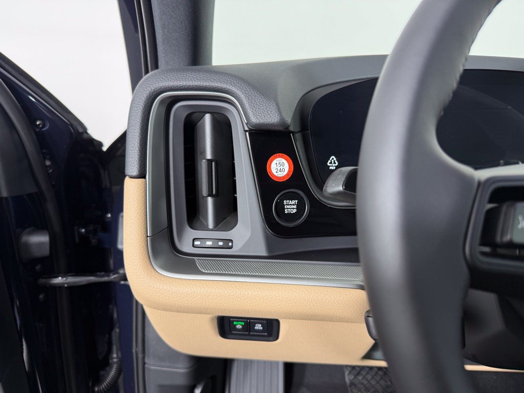 Certified 2026 Porsche Cayenne AWD/4WD image 25