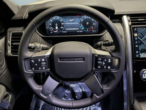 New 2026 Land Rover Discovery S AWD/4WD image 17