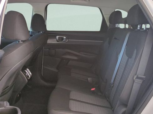 Used 2023 Kia Sorento LX FWD image 10