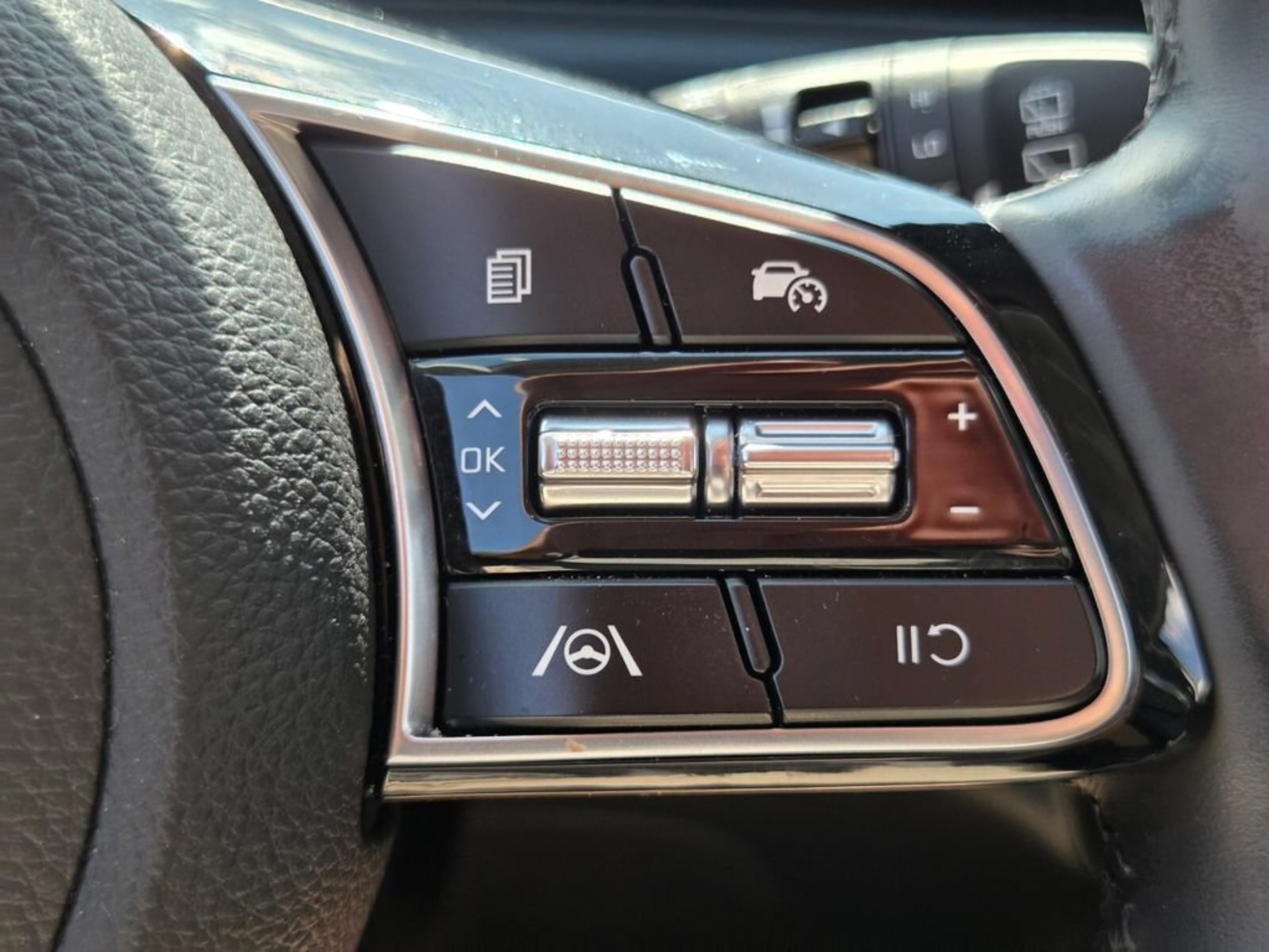 Certified 2024 Kia Seltos EX AWD/4WD image 32